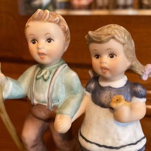 COPY 1 - 🖤TM6 ‘Taking A Walk’ Berta Hummel #BH 128/2/0